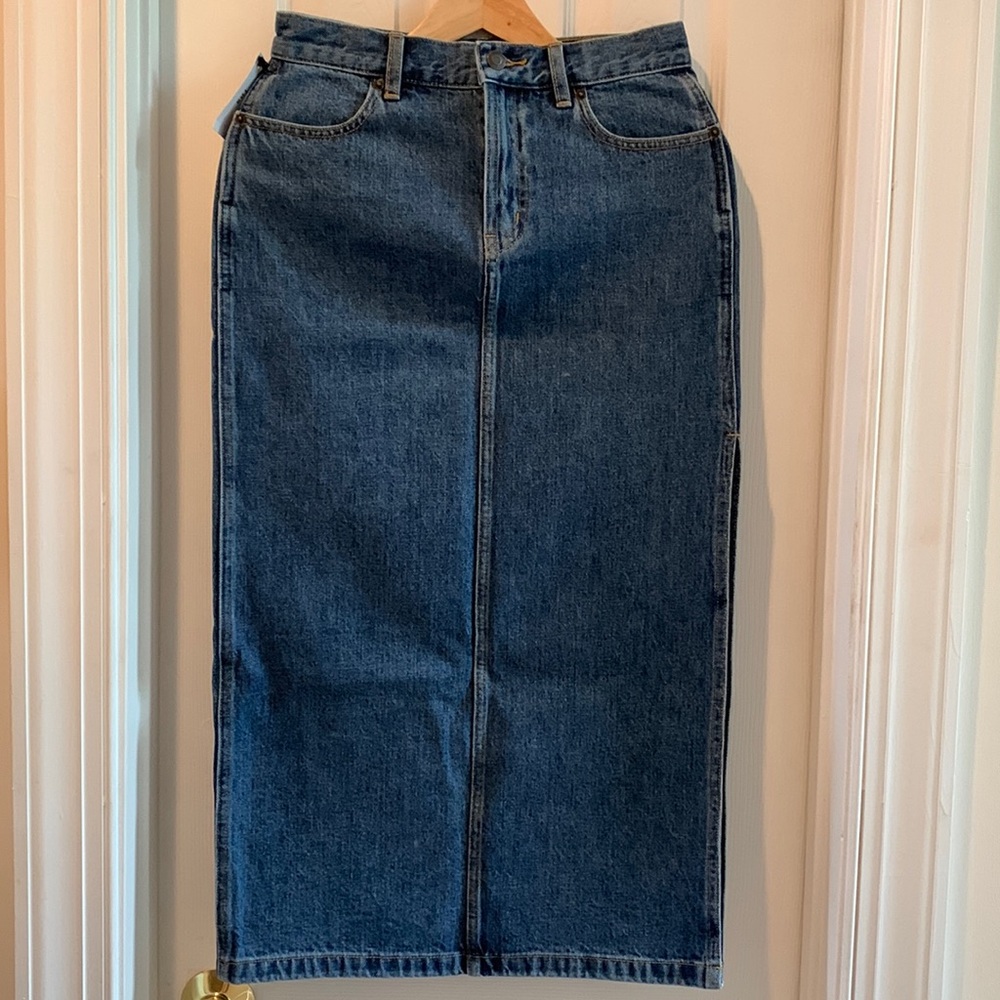 Aritzia Skirt | Tna | Size 2 | New with Tag